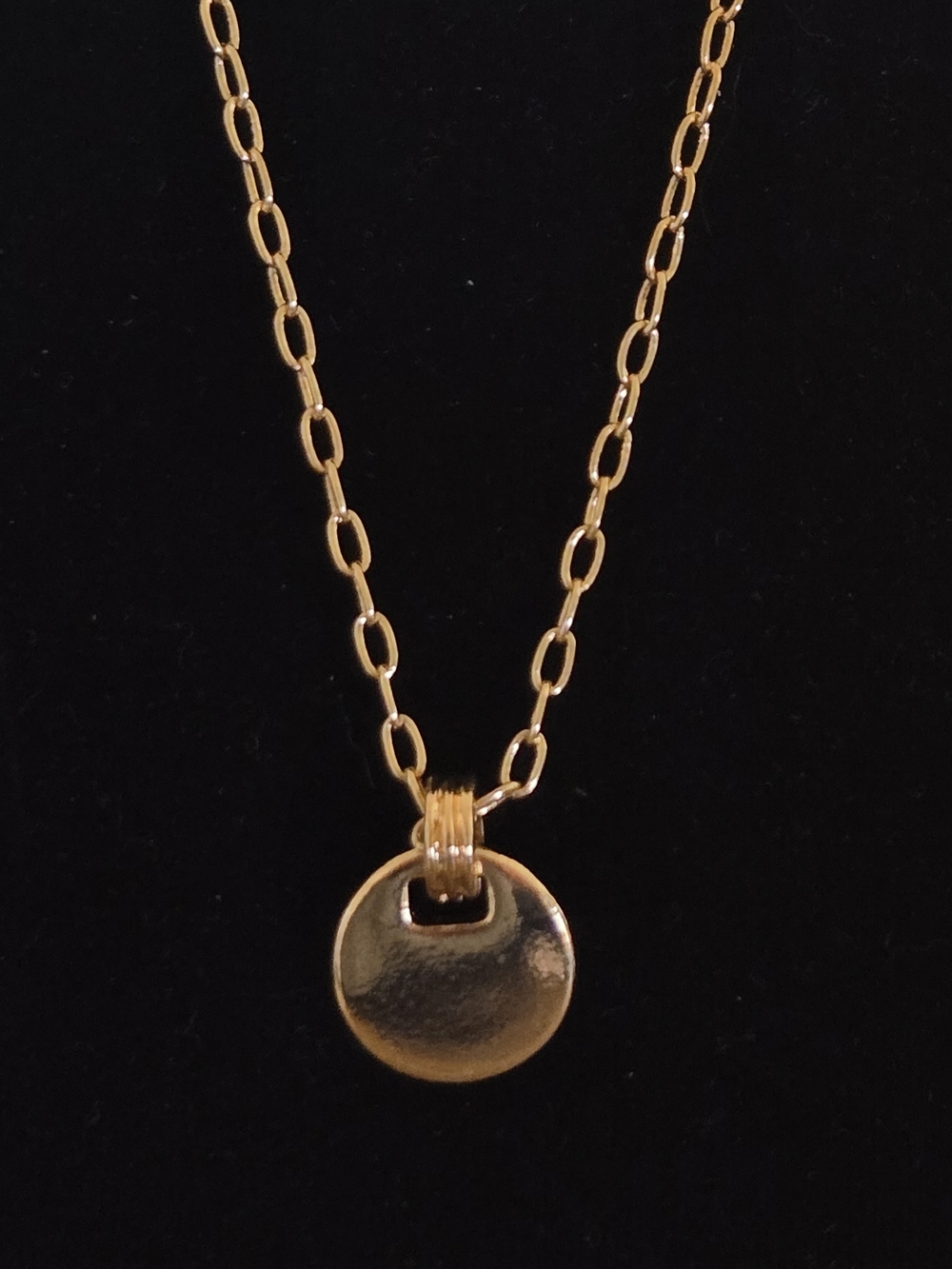 Forever 21 Gold Tone Round Disc Pendant Necklace NWT Minimal Everyday Jewelry